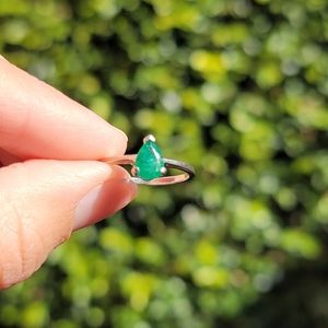14k Solid White Gold Teardrop Emerald Band